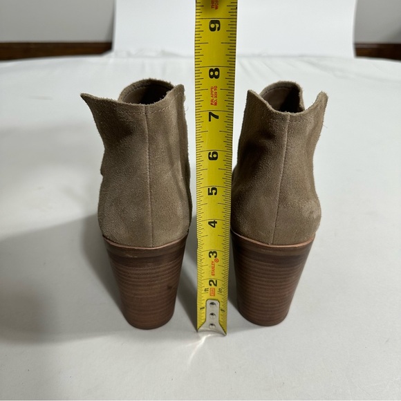 Dolce Vita Womens Sz 10 Boots Spade Tan Suede Block Heel Pull On Ankle Booties - Picture 8 of 12